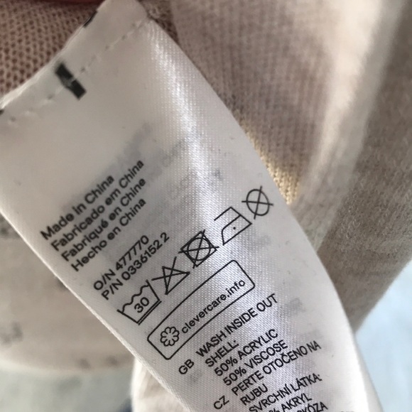 H&M NWT Soft Cream Beige Sweater with Grey Brown Sequins and Beaded Cuffs Size M - Picture 8 of 8